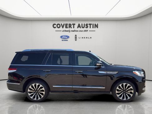 Certified 2024 Lincoln Navigator Reserve AWD/4WD image 6