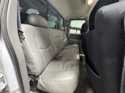 Used 2004 GMC Sierra 2500 SLT w/ Heavy-Duty Power Package AWD/4WD image 34
