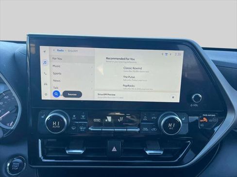 Certified 2023 Toyota Highlander XLE image 29
