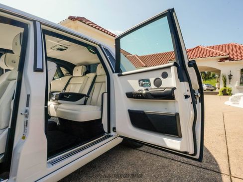 Used 2020 Rolls-Royce Phantom Sedan RWD image 22