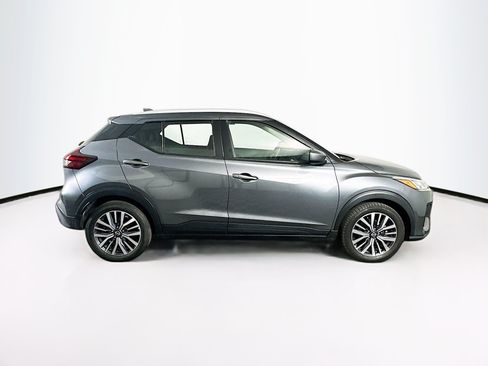 Used 2022 Nissan Kicks SV FWD image 10