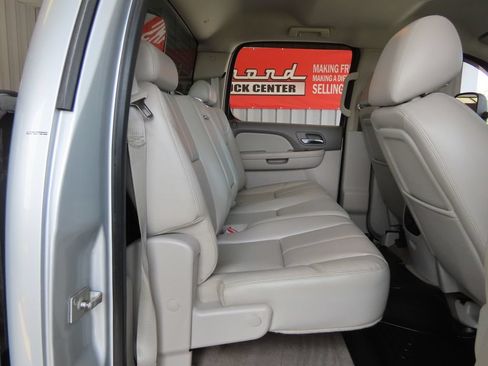 Used 2012 GMC Sierra 2500 SLT w/ SLT Convenience Package AWD/4WD image 28