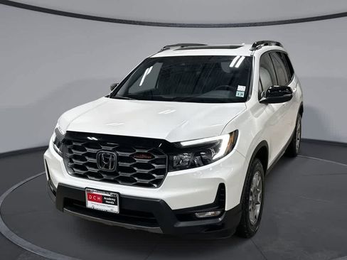 Certified 2023 Honda Passport TrailSport image 1
