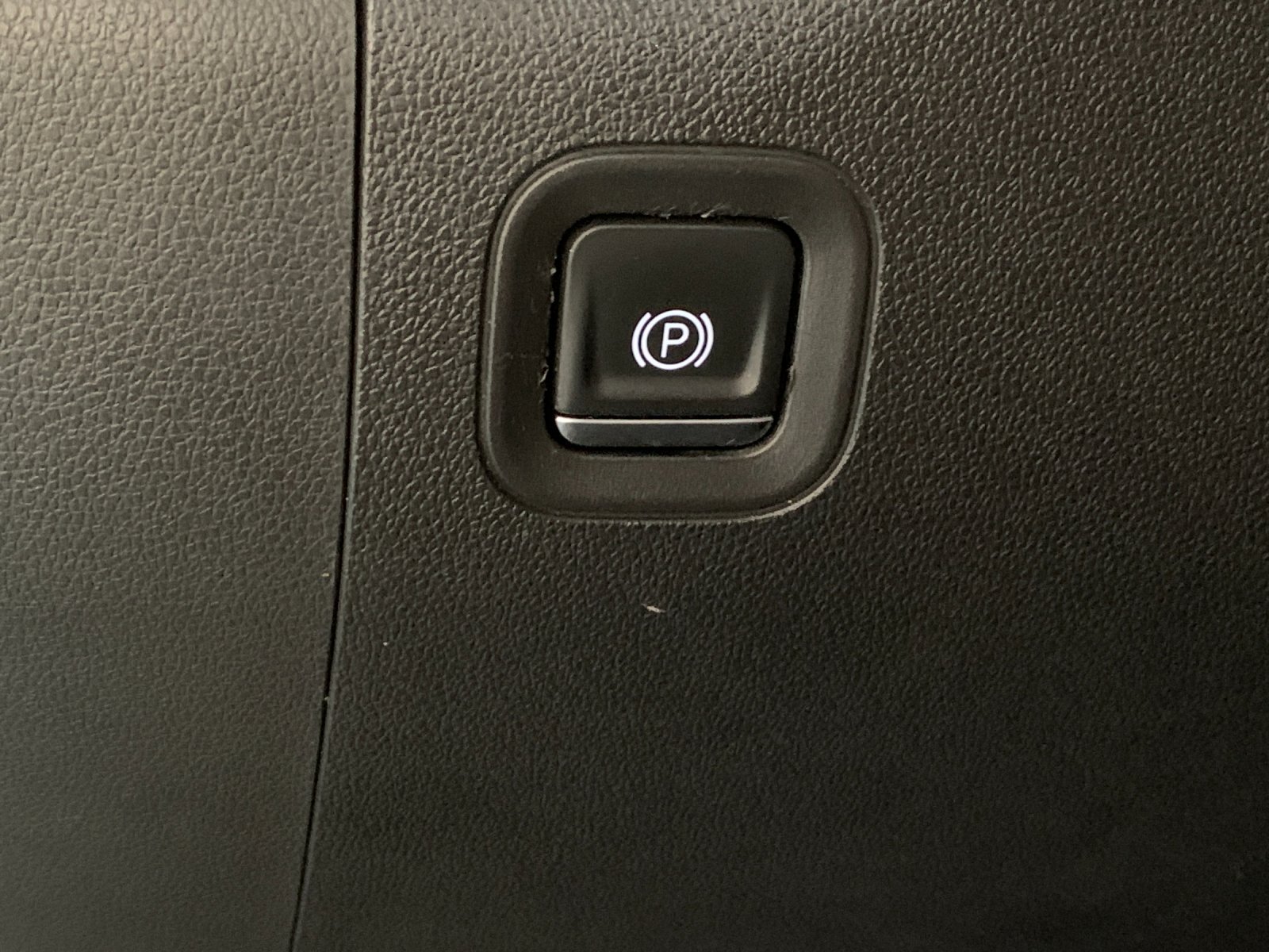 Used 2019 Chevrolet Silverado 1500 RST AWD/4WD image 16