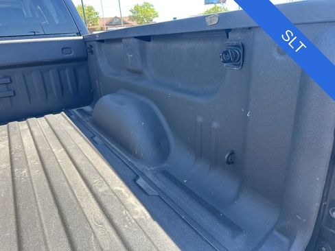 Used 2017 GMC Sierra 1500 SLT AWD/4WD image 32