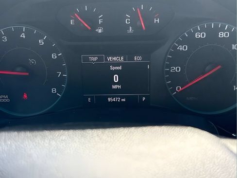 Used 2018 Chevrolet Equinox LT FWD image 25