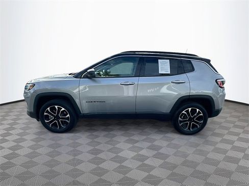 Certified 2023 Jeep Compass Limited w/ Sun and Sound Group image 4