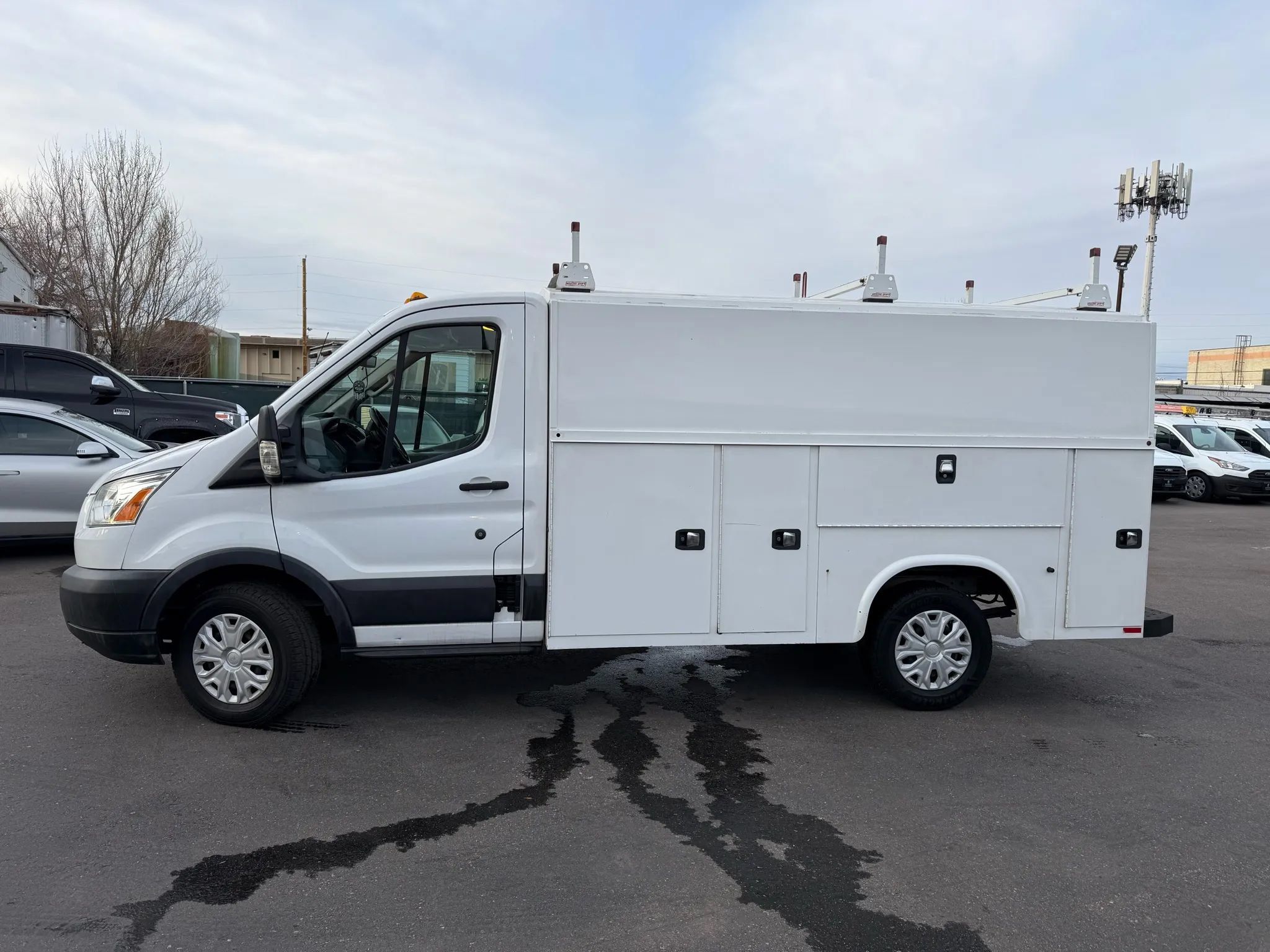 Used 2017 Ford Transit 350 138 w/ Interior Upgrade Package RWD image 3