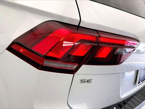 Certified 2023 Volkswagen Tiguan SE R-Line AWD/4WD image 29