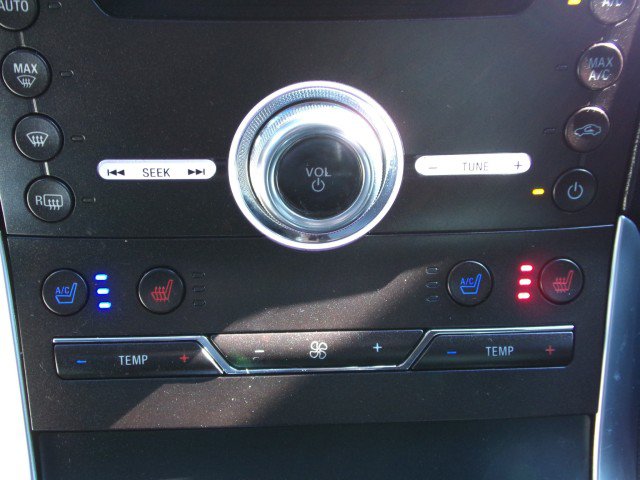 Used 2019 Ford Edge Titanium w/ Equipment Group 301A AWD/4WD image 23