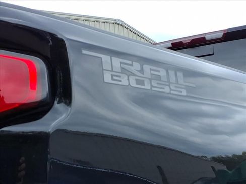 Used 2025 Chevrolet Silverado 2500 LT w/ Trail Boss Package AWD/4WD image 16