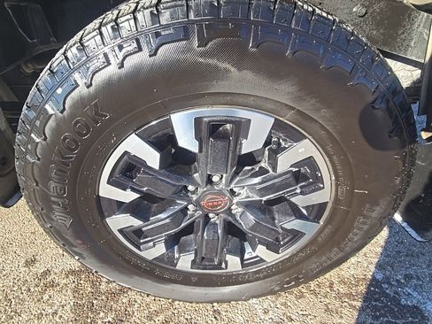 Used 2024 Nissan Frontier PRO-4X w/ Technology Package image 42