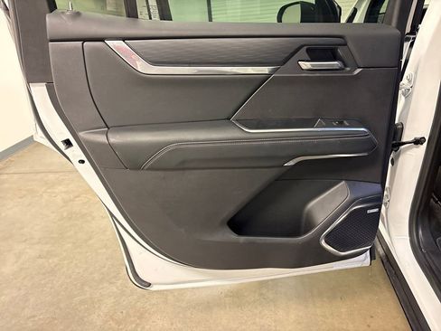 Certified 2025 GMC Acadia Elevation image 29