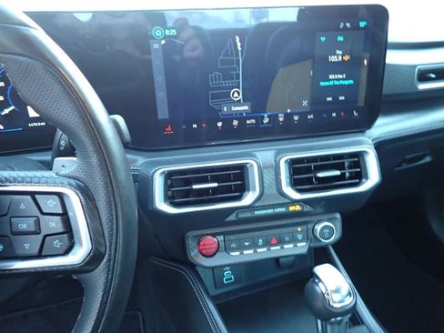 Used 2025 Ford Mustang GT Premium image 28