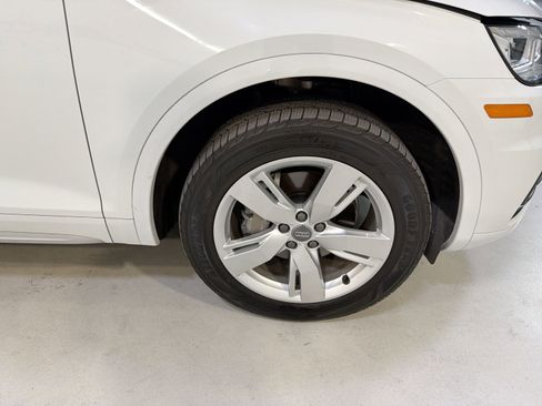 Used 2019 Audi Q5 2.0T Premium Plus w/ Premium Plus Package image 30