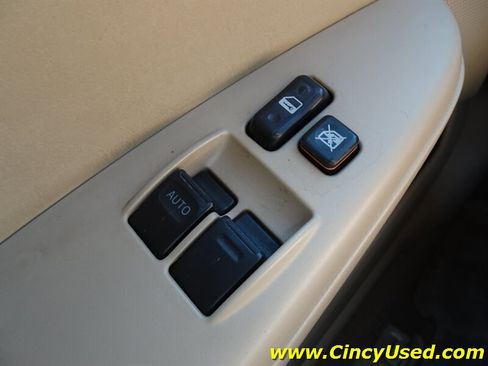Used 2004 Toyota Solara SLE FWD image 24