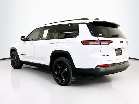 Used 2023 Jeep Grand Cherokee L Laredo image 5