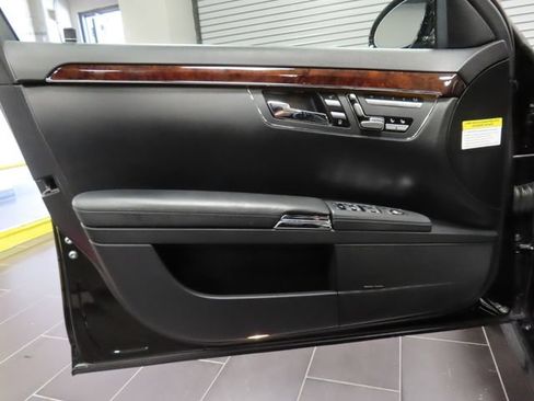 Used 2008 Mercedes-Benz S 63 AMG image 9