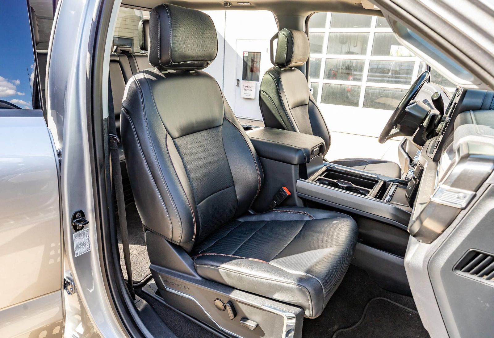 Used 2023 Ford F250 Lariat w/ Lariat Ultimate Package AWD/4WD image 32