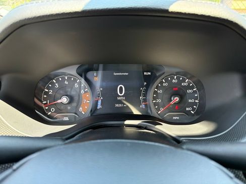 Used 2023 Jeep Compass Latitude w/ Sun and Sound Group AWD/4WD image 9