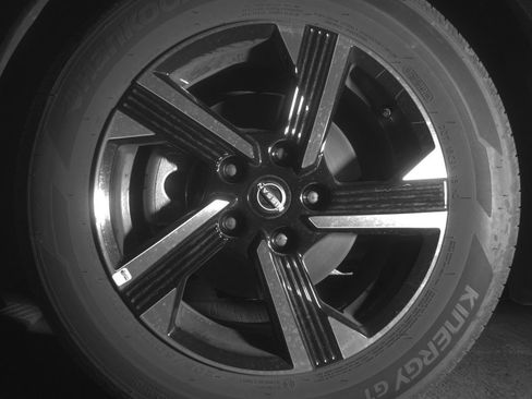 Used 2025 Nissan Sentra SV FWD image 12