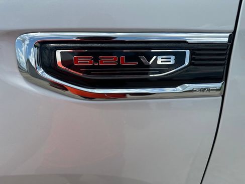 Used 2021 GMC Sierra 1500 Denali w/ Denali Ultimate Package AWD/4WD image 9