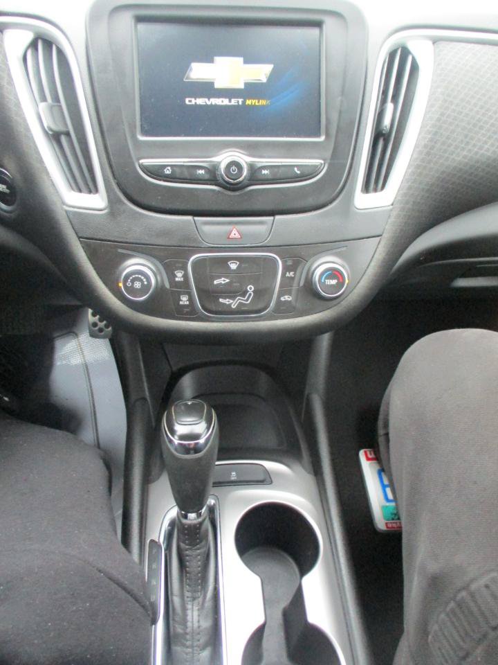 Used 2017 Chevrolet Malibu LS FWD image 11