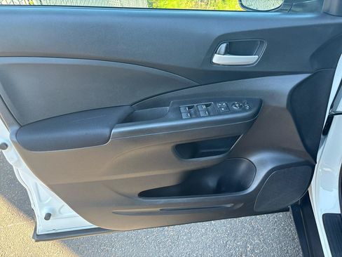 Used 2015 Honda CR-V LX image 19