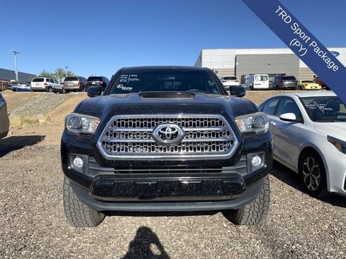 Used 2017 Toyota Tacoma TRD Sport w/ Tow Package (A/T) AWD/4WD image 7