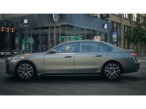 New 2026 BMW 740i xDrive w/ Premium Package image 4