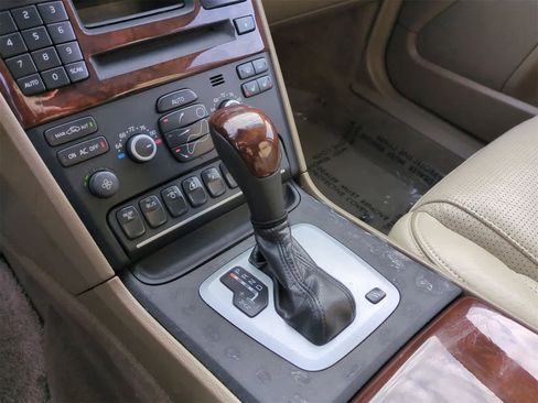 Used 2010 Volvo XC90 V8 image 30