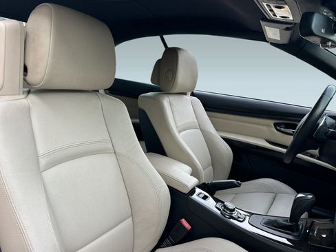 Used 2013 BMW 335i Convertible image 30