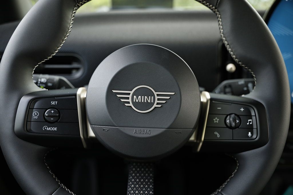 New 2026 MINI Cooper 2-Door Hardtop FWD image 29