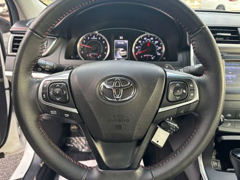 Used 2017 Toyota Camry SE image 17