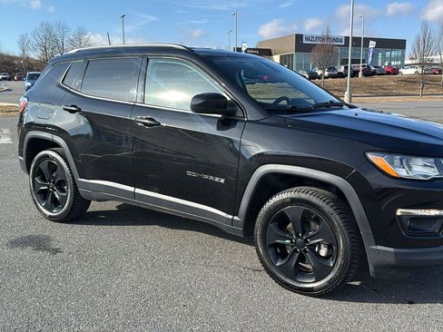 Used 2020 Jeep Compass Latitude image 2