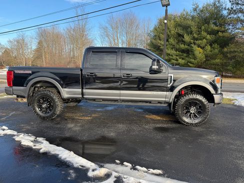 Used 2022 Ford F250 Lariat w/ Tremor Off-Road Package image 6