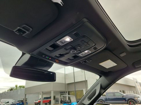 Used 2024 Chevrolet Tahoe LT w/ Luxury Package AWD/4WD image 30
