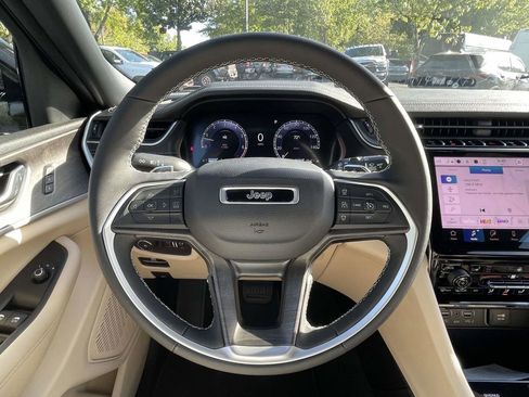 New 2025 Jeep Grand Cherokee L Limited w/ Black Appearance Package image 36