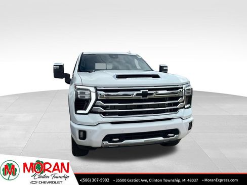 Certified 2024 Chevrolet Silverado 2500 High Country w/ High Country Premium Package AWD/4WD image 8