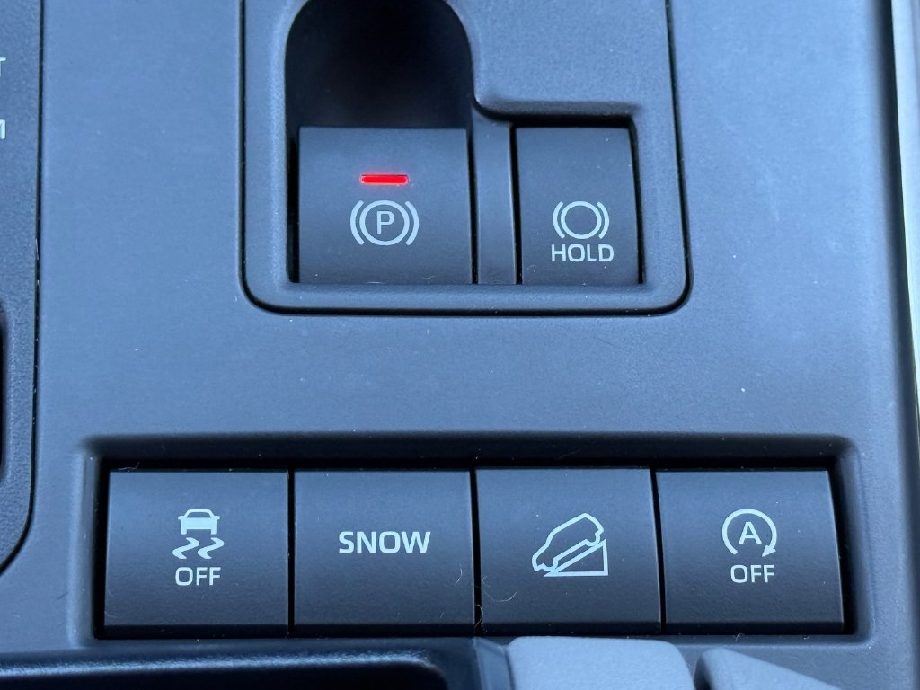 Certified 2022 Toyota Highlander XLE AWD/4WD image 40