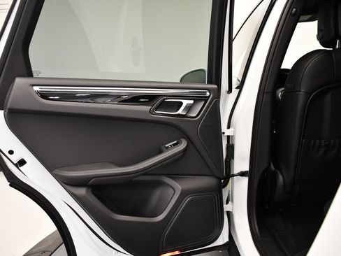 Certified 2026 Porsche Macan Turbo AWD/4WD image 41