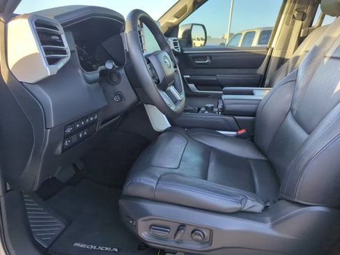 Used 2023 Toyota Sequoia Platinum image 9