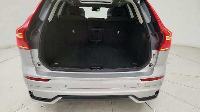 Used 2025 Volvo XC60 B5 Core AWD/4WD image 29