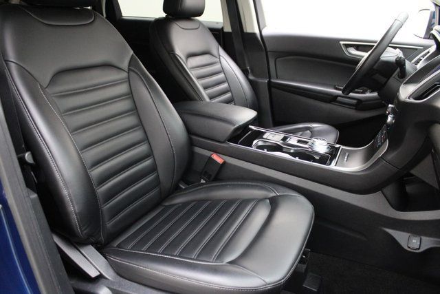 Certified 2020 Ford Edge SEL w/ Convenience Package AWD/4WD image 4