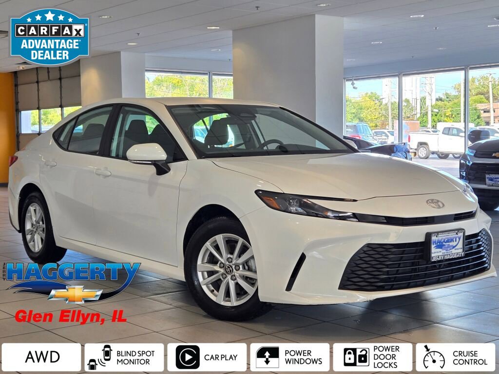 Used 2025 Toyota Camry LE AWD/4WD image 1