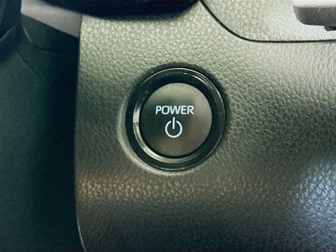 Used 2025 Toyota Camry SE w/ Convenience Package FWD image 21