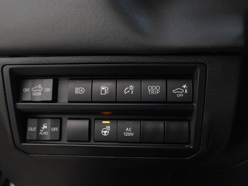 Used 2025 Toyota Tundra Platinum image 29