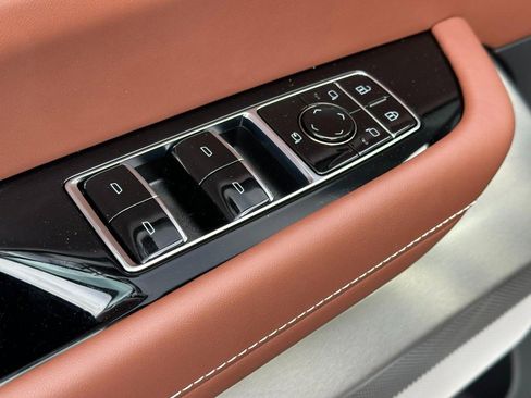 New 2026 Cadillac Vistiq Platinum image 12