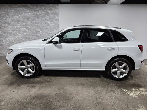 Used 2017 Audi Q5 2.0T Premium Plus w/ Technology Package image 2