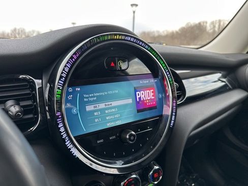 Used 2023 MINI Cooper 2-Door Hardtop image 19